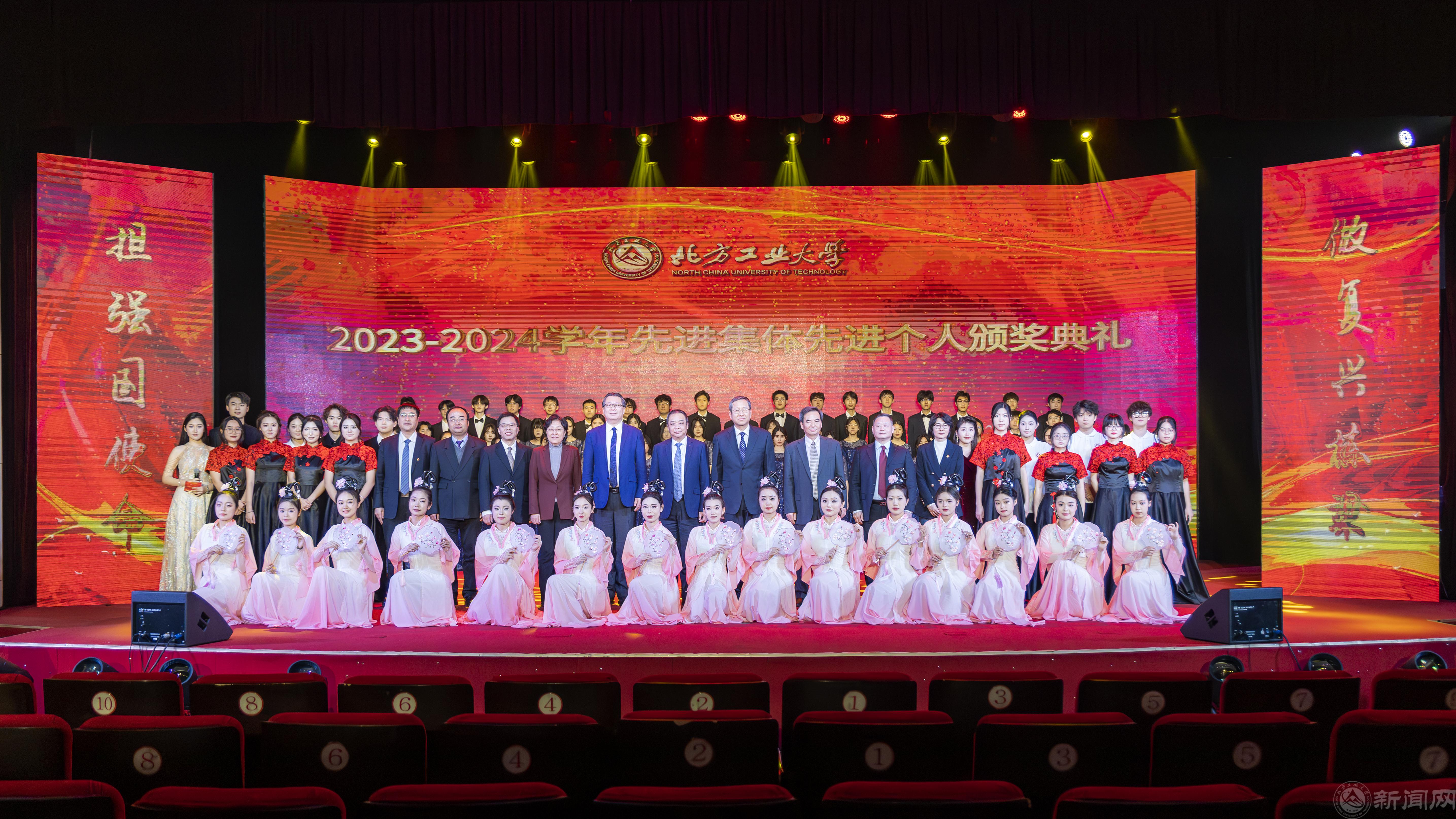 大合影.jpg 大合影.jpg