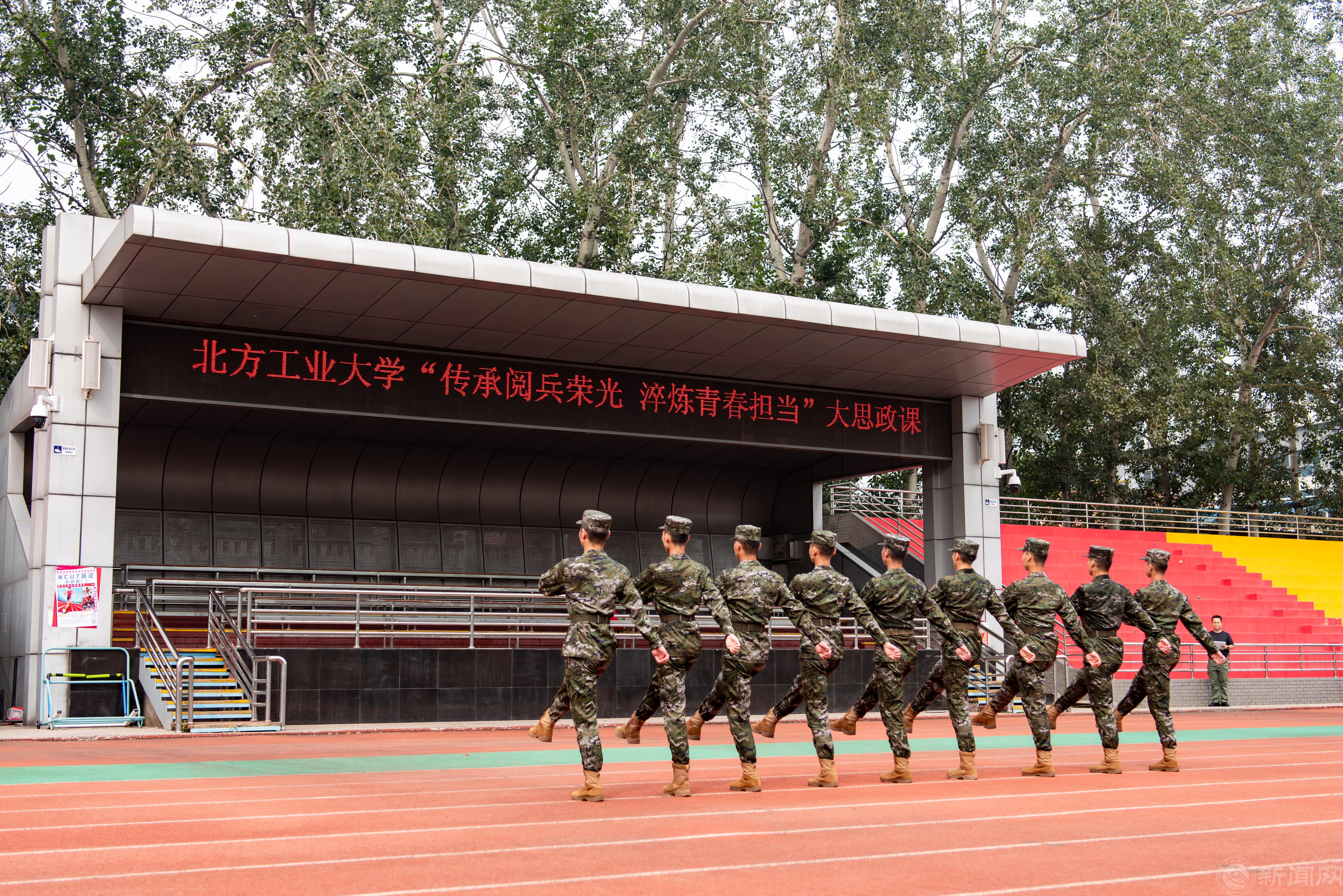 战士风采展示.jpg 战士风采展示.jpg