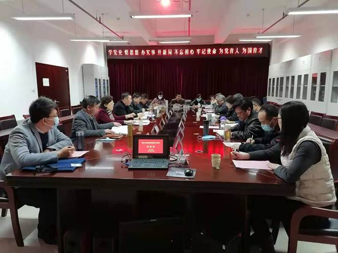 说明: G:\01 - 研究生教育工作会议\分组讨论总结\理学院总结、照片\理-领导照2.jpg